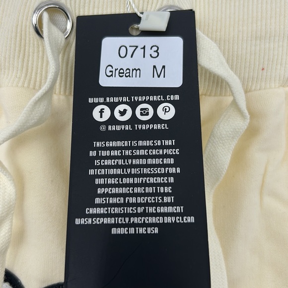 RAW OWN THE NOW MENS SIZE MEDIUM CREAM GRAPHIC PATCH LEGEND 2 POCKET SHORTS - Picture 7 of 9